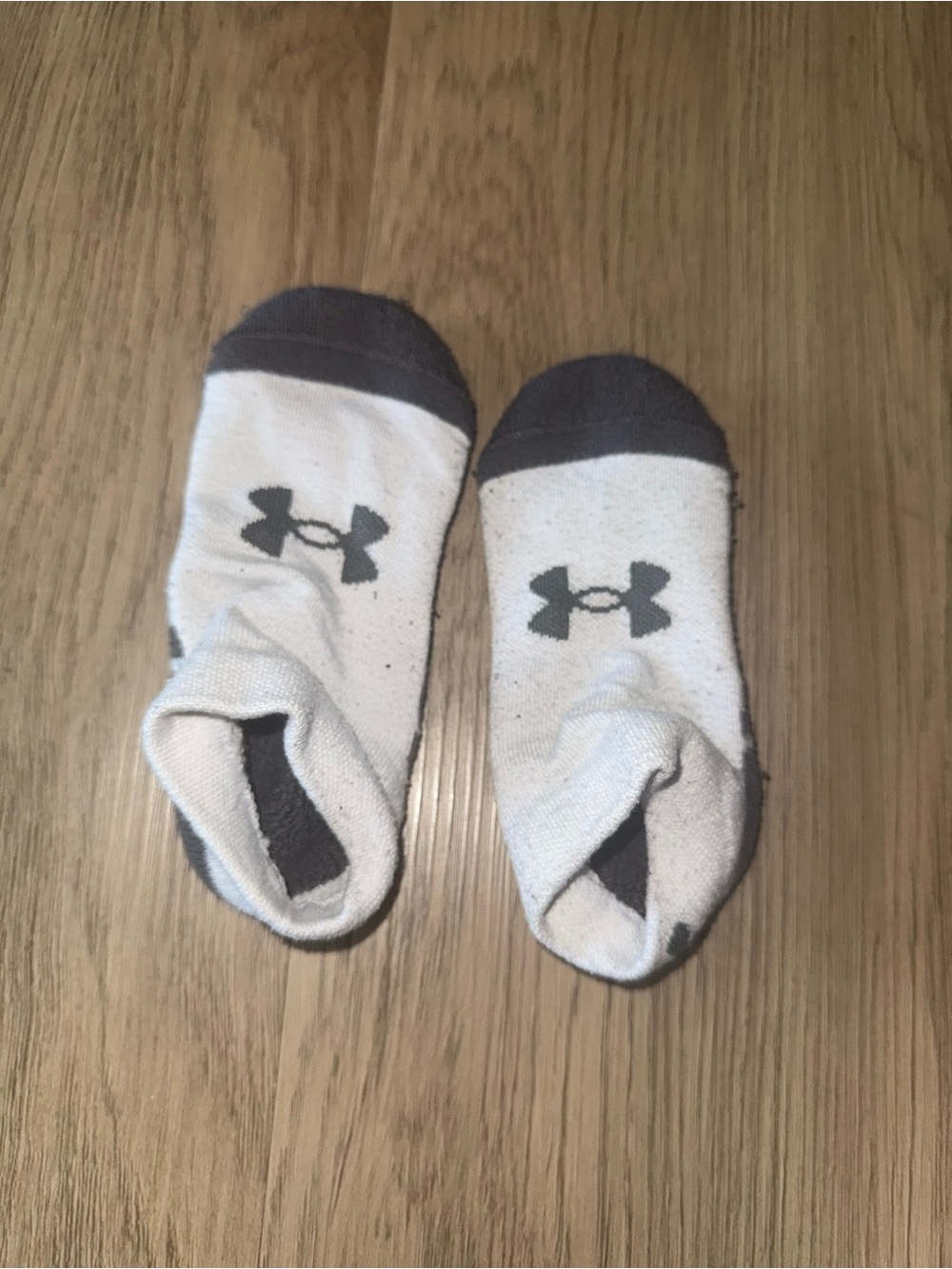 USED WORN Under Armour No-Show Socks in White and Charcoal